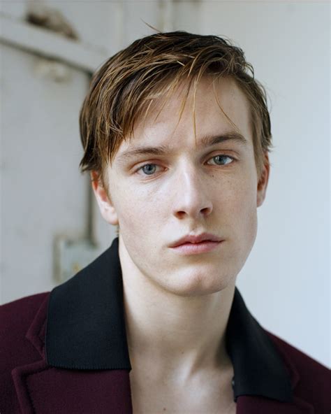 lo hoffman nudes|Louis Hofmann full frontal in The White Crow (2019)